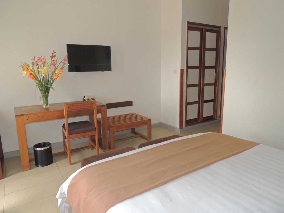 Plumeria Hotel Antsirabe Exterior foto